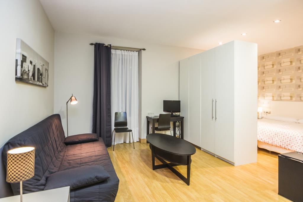 Pension Altair San Sebastian Ruang foto